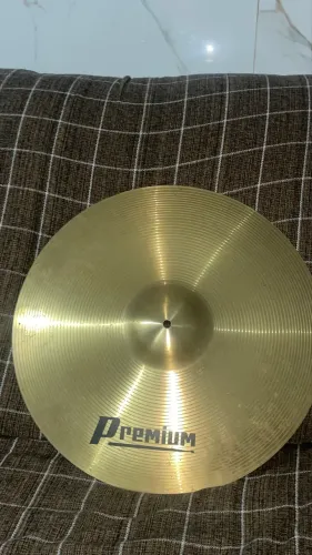 Kit de pratos premium de Bateria?