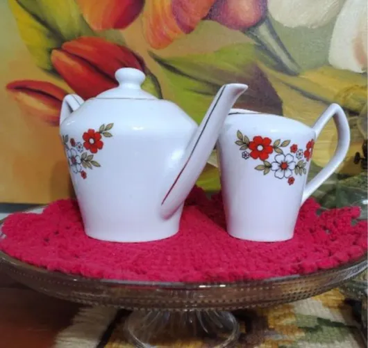 Bule e leiteira em porcelana Pozzani