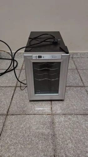 Vendo adega de vinho climatizada 127v