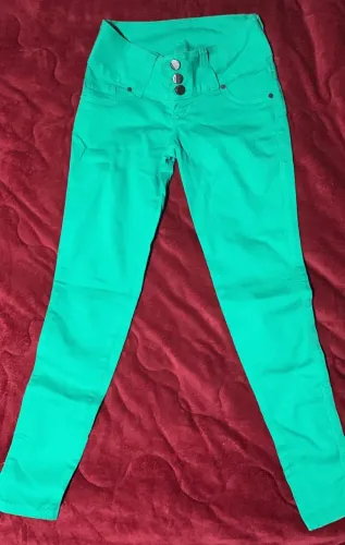 Calça verde, tamanho 38