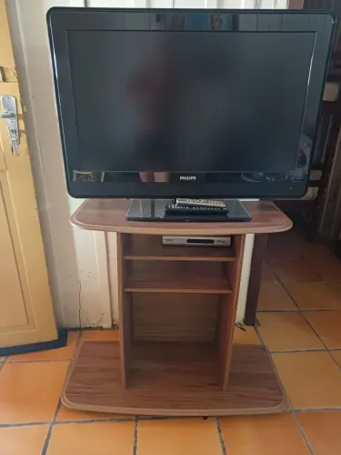 Tv com mesa