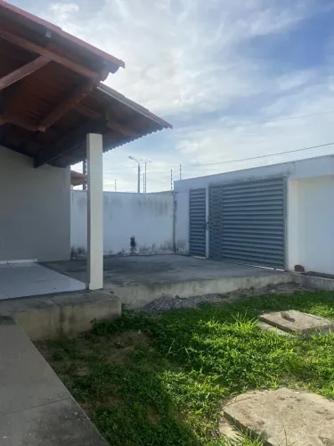 Casa com terreno 200 metros por trás da UPA De Nova Esperança