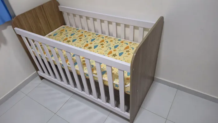 BERÇO COM COLCHAO