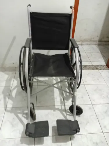 Cadeira de Rodas usada