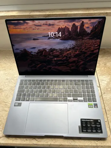 Notebook Samsung Galaxy Book 4 Ultra RTX4050 32GB RAM 1TB SSD
