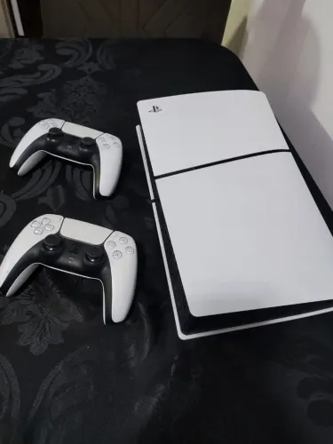 Playstation5 Slim 1Tb com dois Controles
