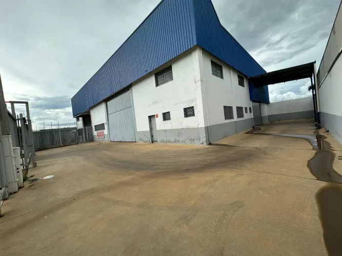 Galpão para locação com 400m de construção