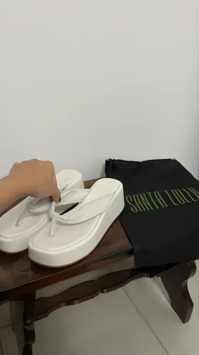 Sandália plataforma branca Santa Lolla