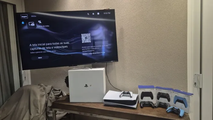 PlayStation 5 com 4 Controles