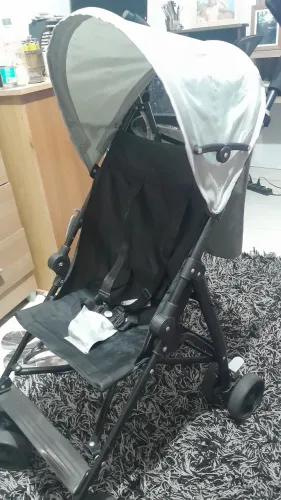 Carrinho de passeio de bebê modelo Burigotto, estilo guarda-chuva.