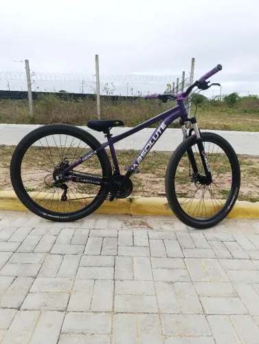 Bike Absolute Nero 6, aro 29, 1 mês de uso, seminova.