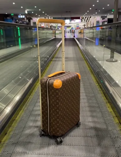 Mala Horizon 55 LV e Bolsa Speedy 30