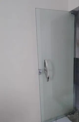 Porta de vidro temperado completa