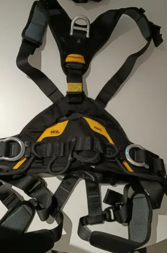 Cinto Novo de Segurança para Trabalho em Altura (Tipo Paraquedista PETZL)