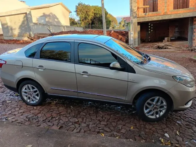 Fiat Grand Siena Essence Dual. 1.6 Flex 16V 2013