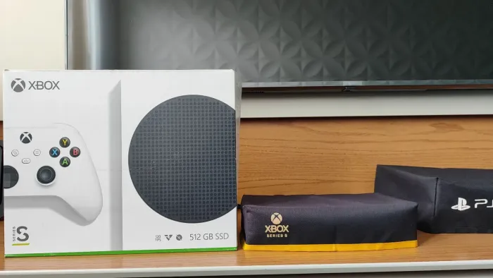 Xbox Serie S com Caixa
