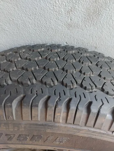 Pneu 235/75/15
