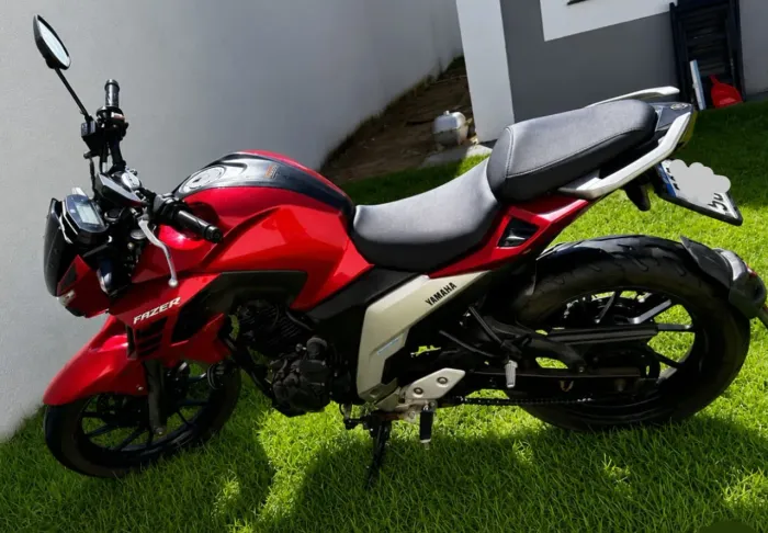 ?Yamaha Fazer 250 à venda ?