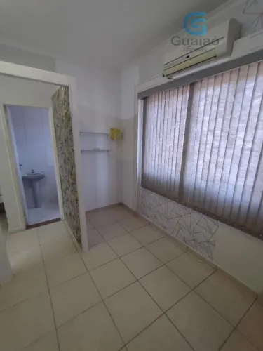 Alugo Ampla sala comercial com banheiro privativo, 35 mts, na Vila Mathias, Santos