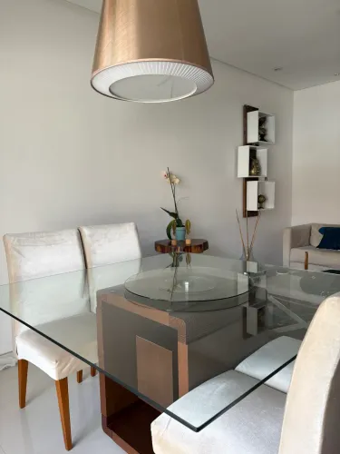 MESA QUADRADA 1,40x1,40 c/ o pé madeira maciça e vidro