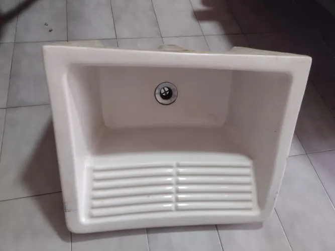 Tanque de cerâmica