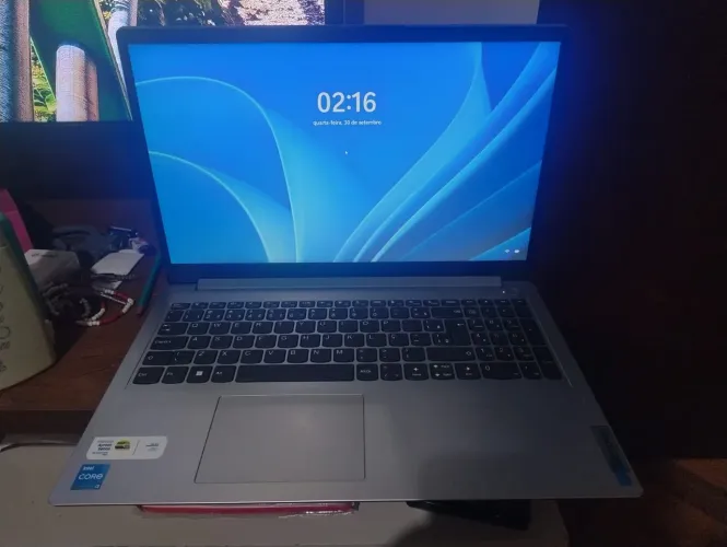 Notebook Lenovo IdeaPad Slim 3 Semi Novo , 2 meses que foi comprado .. Foi ligado apenas 3