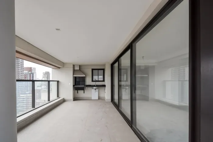 Apartamento para venda em Moema com 3 quartos, sendo 3 suítes, 153m²