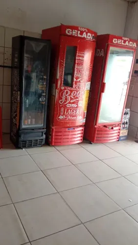 Vendo 1 expositor e 2 cervejeira