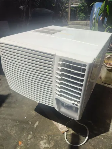 Vendo ar condicionado Springer 12 mil BTUs funcionando perfeitamente ZAP *49
