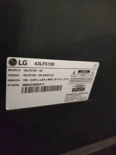 Tv LG 42 não é smart , funcionando tudo , promoção pra vender logo *