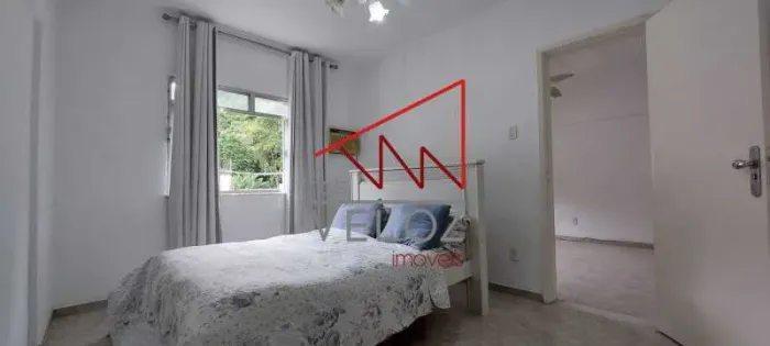 Apartamento - / Residencial / Glória
