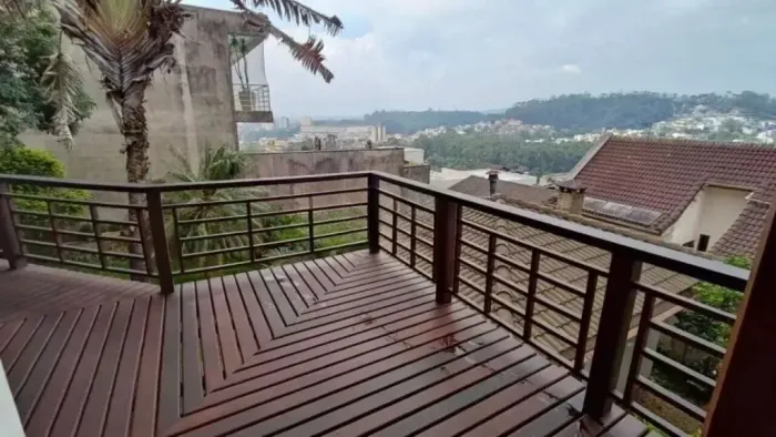 Sobrado para alugar no Condomínio Swiss Park, 3 dormitórios, sendo sendo 1 suíte master co