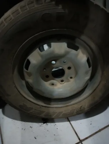 Pneus com roda de ferro aro 13