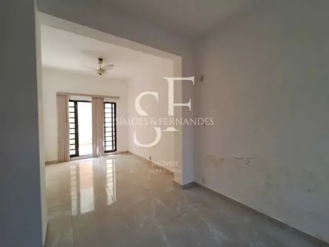 Grajaú - Rua Juiz de Fora. Casa tríplex com 5 quartos, 1 vaga.