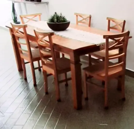 Mesa com 6 cadeiras