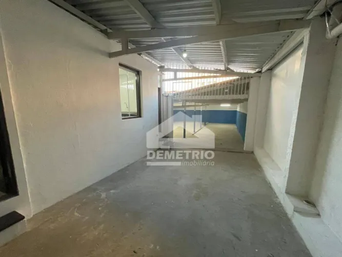 Ponto comercial Galpão com área 341 m²
