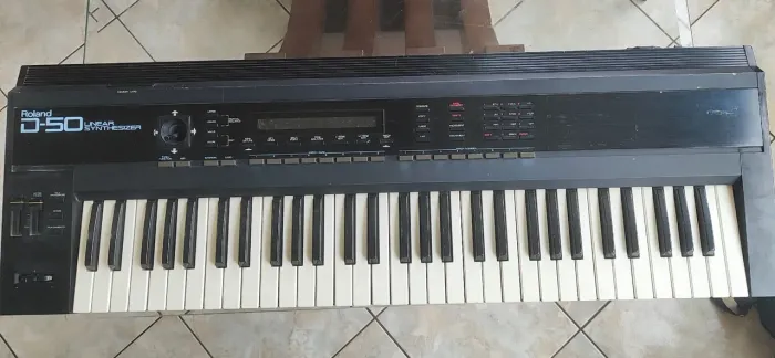 ROLAND D-50 Lendário Sintetizador Anos 80!