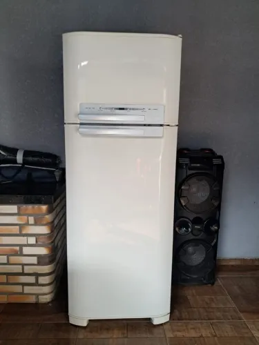Vendo geladeira Electrolux frost free