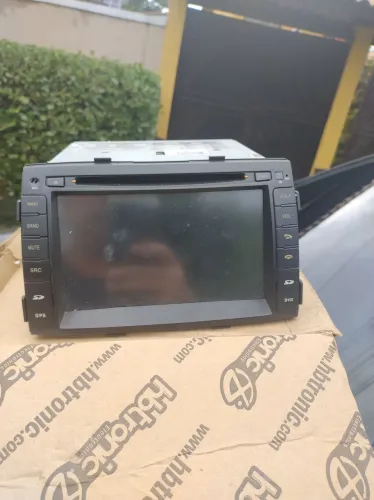 Vendo uma  multimídia de carro Sorento original e uma multimídia  paralela original.