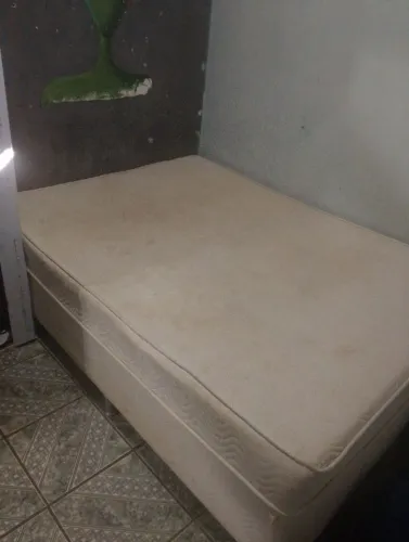 Cama para vender logo.