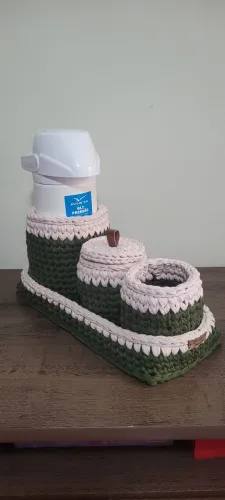 Kit higiene de fio de malha, porta pomadas, algodão e garrafa térmica