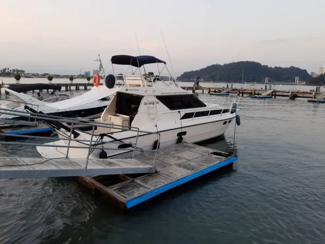 Lancha Oceânico 36 Plus completa com 2 motores Mercedez 366