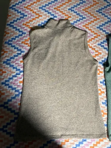 02 blusas gola alta