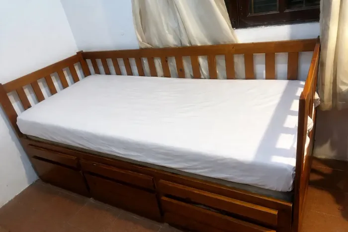 Bicama madeira maciça, com 3 gavetas