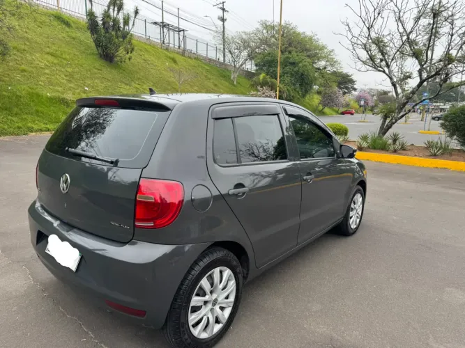 Volkswagen Fox 1.0 MI Total Flex 8V 5P 2011