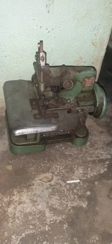 Máquina de costura parada
