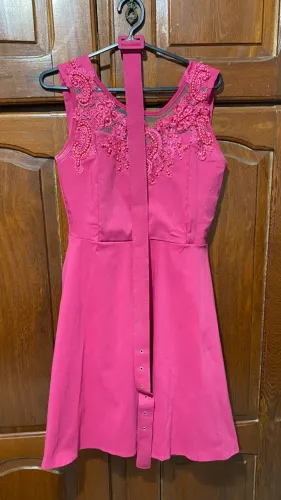 Vestido Rosa com Bordado - Feminino, Delicado e Elegante
