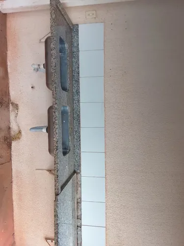 Pia de mármore 3.00 x65 muito boa 