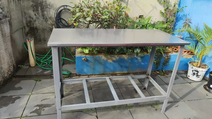 Mesa de inox industrial 1,30x90