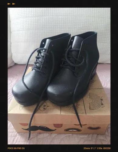 Bota Melissa Preta Tam 26/27